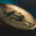 Le_bitcoin_recule_légèrement_alors_que_le_cessez_le_feu_entre