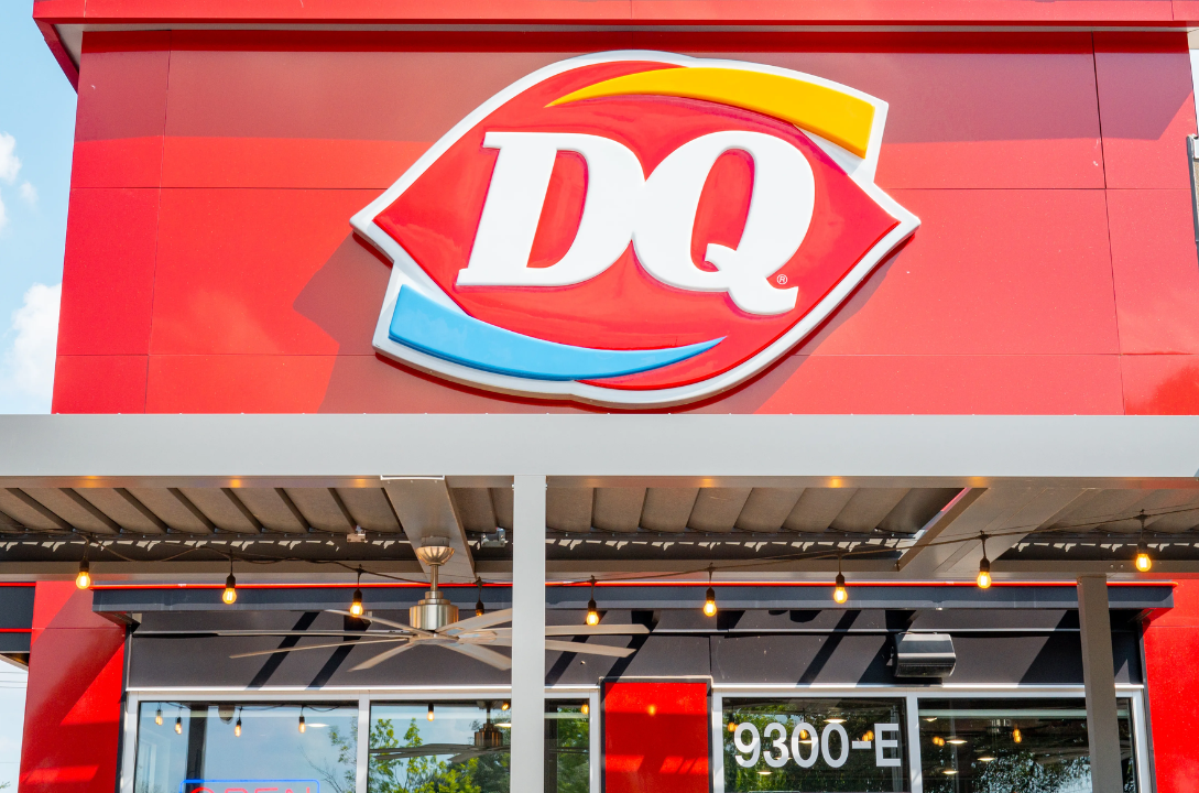 Dairy Queen freine au Moyen-Orient et teste l’IA