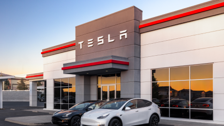 Tesla _ revenus liés à Musk sous surveillance