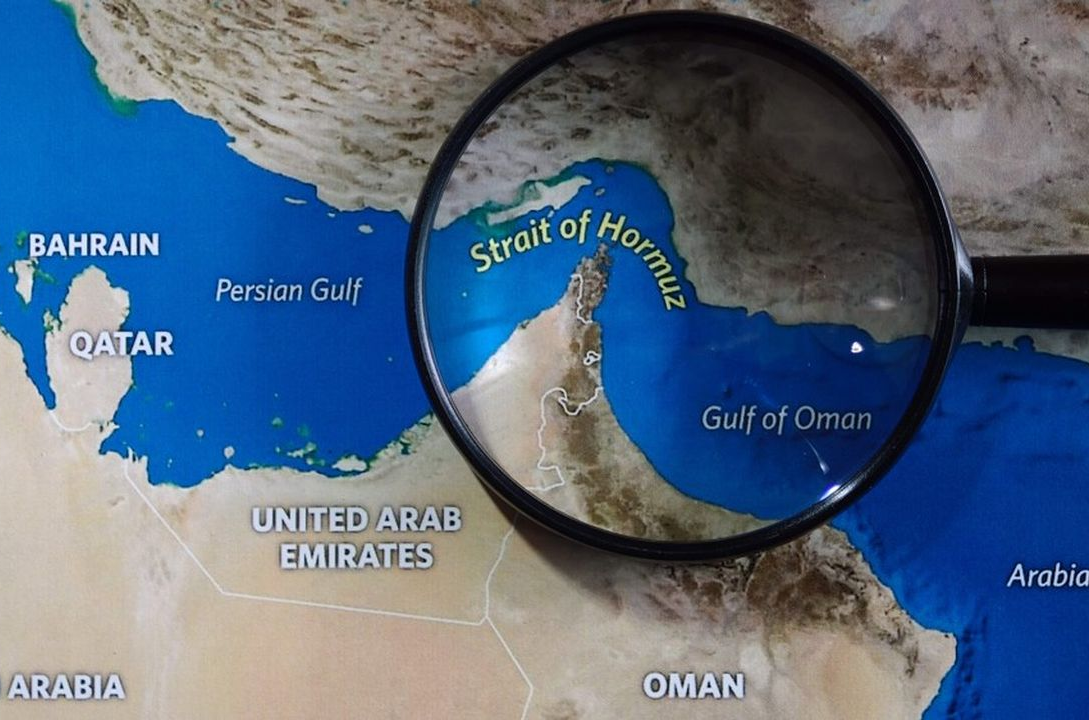 Navires bloqués dans le détroit de Hormuz après les tensions entre les États-Unis, Israël et l’Iran