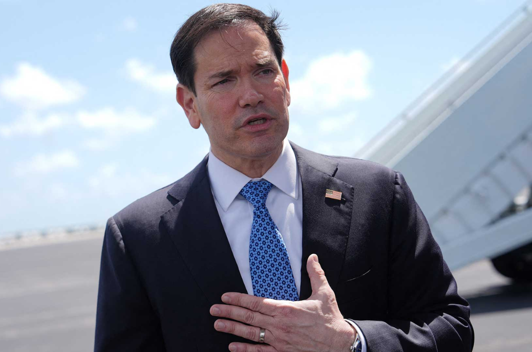 Marco Rubio condamnant l’attaque iranienne contre l’aéroport international du Koweït