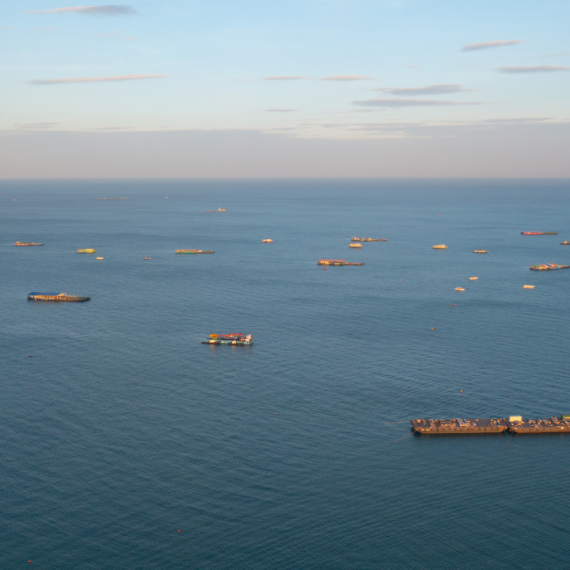 Pétroliers en feu dans le détroit d’Hormuz alors que les États-Unis et l’Iran poursuivent leurs attaques
