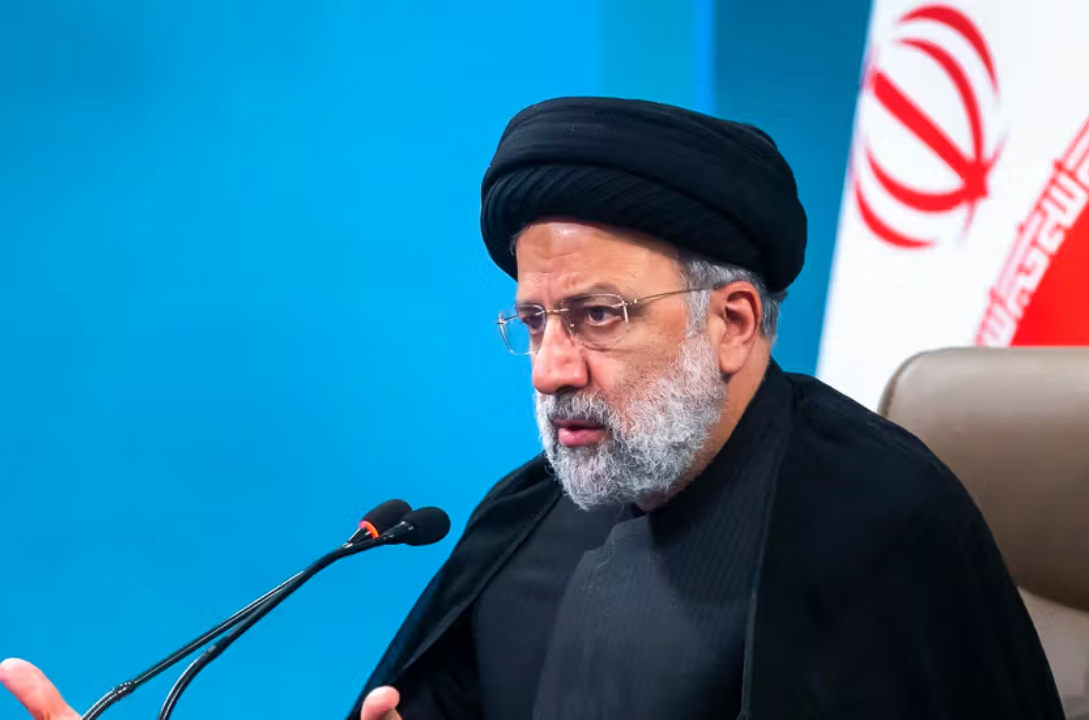 Navires dans le détroit de Hormuz alors que l’Iran renforce son contrôle maritime pendant les funérailles de Khamenei