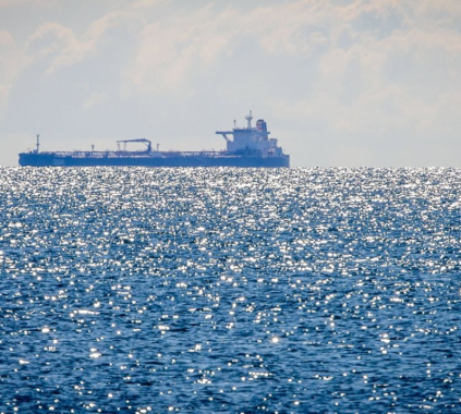 Frappes ukrainiennes contre pétroliers russes et infrastructures énergétiques en mer d’Azov
