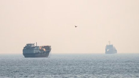Pétroliers traversant le détroit d’Hormuz sous tension après des attaques iraniennes contre des navires commerciaux