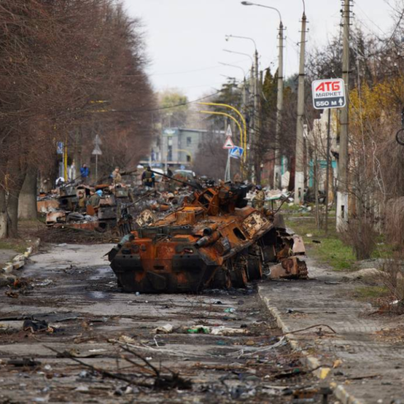Territoires ukrainiens occupés sous contrôle russe avec militarisation des jeunes, saisies de logements et crise humanitaire