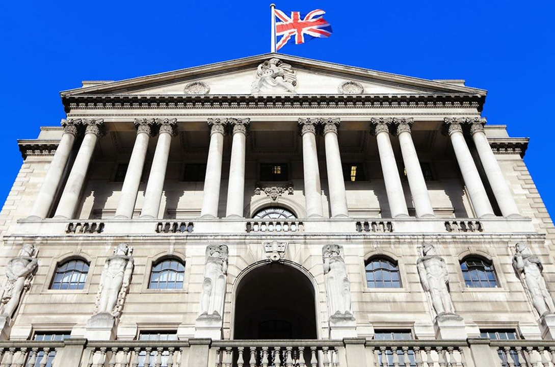 Banque d’Angleterre et banques préparant leurs infrastructures contre les cyberattaques utilisant l’intelligence artificielle